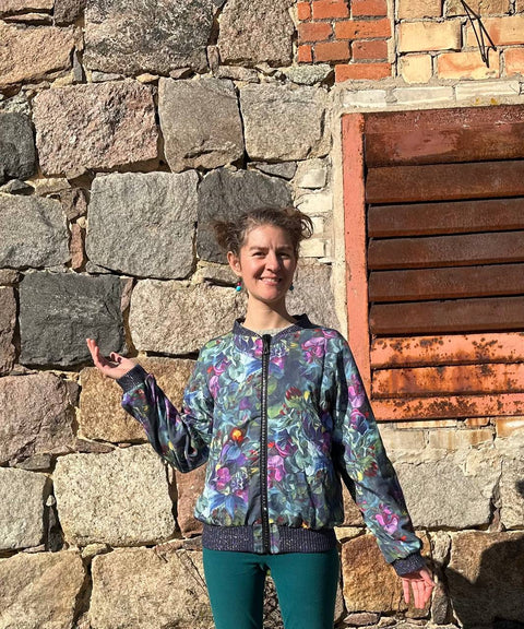 Jacke mit Glitzerreißverschluss Design „Blumenstrauß“