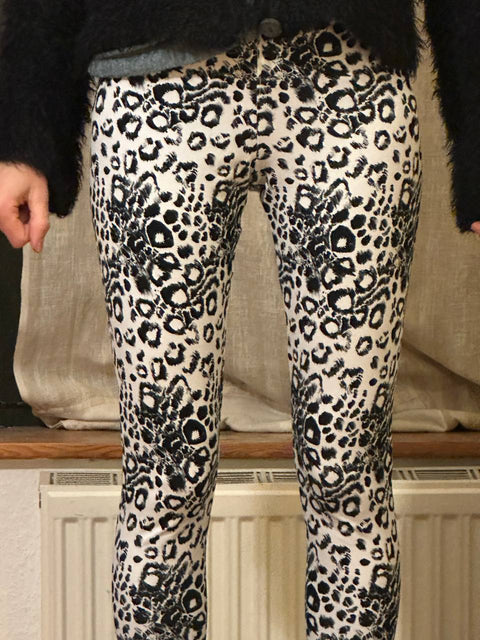 Bio Single Jersey Design "Leo schwarz weiß" Meterware